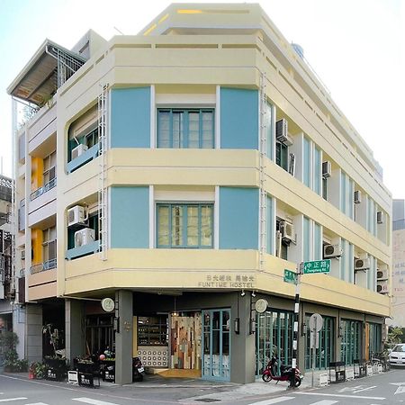 Funtime Hostel Chiayi Extérieur photo